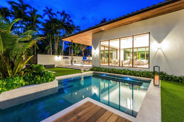 Miami villa with pool