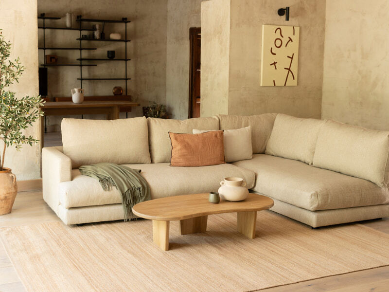 Sala de estar decorada por DECOWOOD