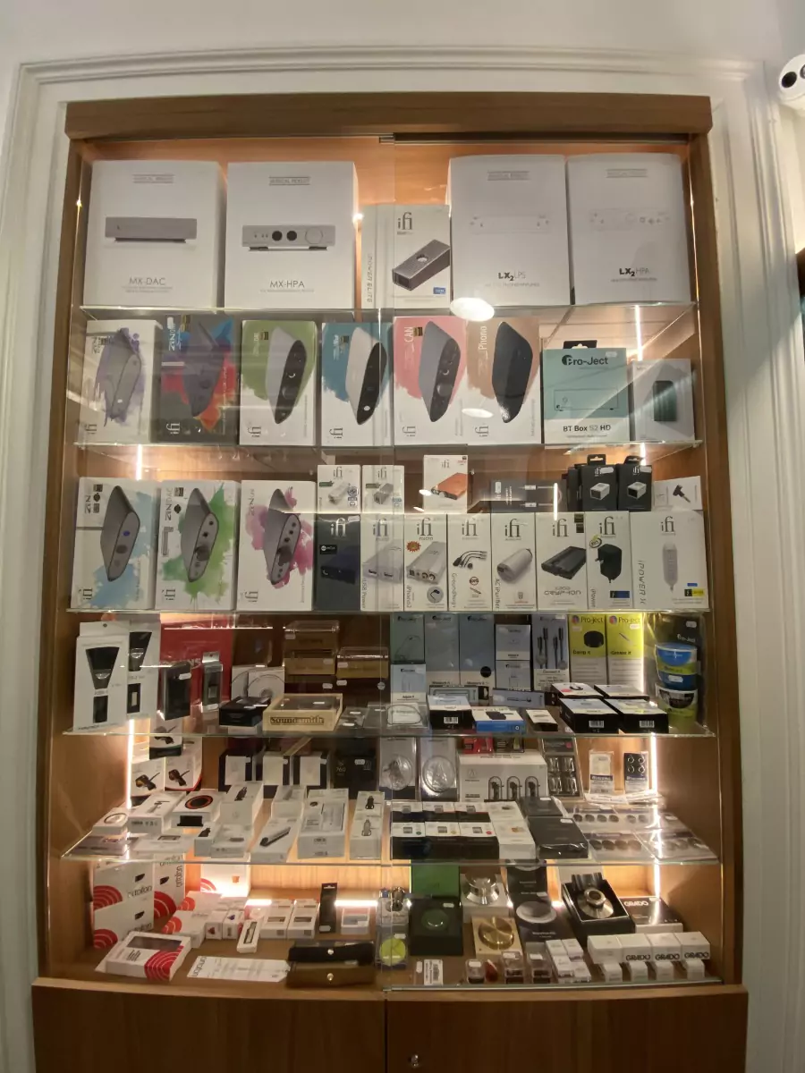 Les accessoires hifi chez Noir et Blanc