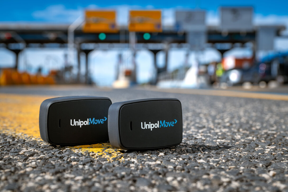 Dispositivo UnipolMove su asfalto