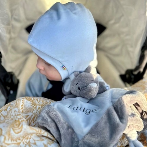 Bébé avec tétine personnalisée 3